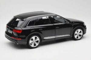 Audi Q7 4M Orca Black Minichamps 1:18 5011407625 Métal Moulé — image 3 sur 8
