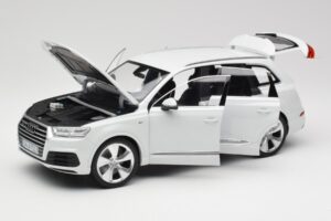 Audi Q7 4M Blanc Minichamps 1:18 110014000 Métal Moulé — image 2 sur 8