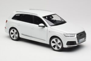 Audi Q7 4M Blanc Minichamps 1:18 110014000 Métal Moulé — image 6 sur 8