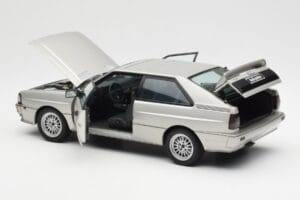 Audi Quattro LWB Argent AUTOart 1:18 70303 Métal Moulé — image 5 sur 8
