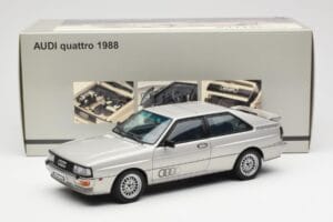 Audi Quattro LWB Argent AUTOart 1:18 70303 Métal Moulé — image 8 sur 8