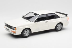 Audi Quattro Blanc Minichamps 1:18 155016120 Métal Moulé