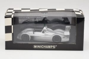 Audi R10 Concept Ice Argent Metallic Minichamps 1:43 AUDI001 Métal Moulé — image 4 sur 4