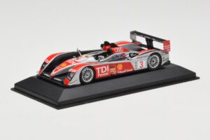 Audi R10 TDI LMP1 #3 L. Luhr / A. Premat / M. Rockenfeller 24 Hours of Le Mans 2008 Minichamps 1:43 400089903 Métal Moulé — image 2 sur 4