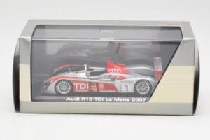 Audi R10 TDI LMP1 #1 F. Biela / E. Pirro / M. Werner 24 Hours of Le Mans 2007 Minichamps 1:43 5020700213 Métal Moulé — image 4 sur 4