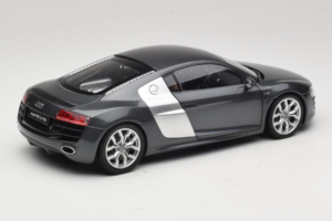 Audi R8 5.2 FSI Quattro Daytona Grey Kyosho 1:18 09216DG Métal Moulé — image 3 sur 7