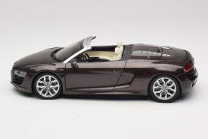 Audi R8 5.2 Spyder Teak Brown Kyosho 1:18 5010918525 Métal Moulé — image 4 sur 8