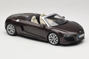 Audi R8 5.2 Spyder Teak Brown Kyosho 1:18 5010918525 Métal Moulé — image 6 sur 8