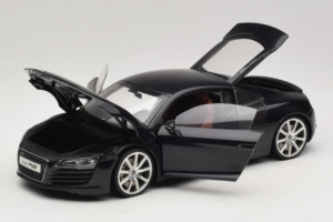 Audi R8 Noir Kyosho 1:18 09213BK Métal Moulé — image 2 sur 8
