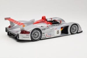 Audi R8 LMP900 #8 Audi Sport Team Joest F. Biela / E. Pirro / T. Kristensen 24 Hours of Le Mans 2000 Maisto 1:18 38899 Métal  — image 2 sur 6