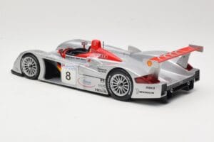 Audi R8 LMP900 #8 Audi Sport Team Joest F. Biela / E. Pirro / T. Kristensen 24 Hours of Le Mans 2000 Maisto 1:18 38899 Métal  — image 5 sur 6