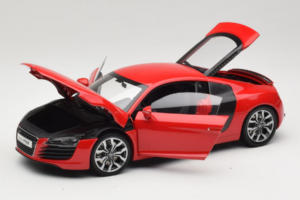 Audi R8 Rouge Kyosho 1:18 09213R Métal Moulé — image 2 sur 8