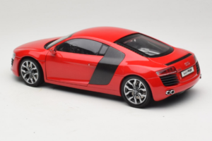 Audi R8 Rouge Kyosho 1:18 09213R Métal Moulé — image 7 sur 8