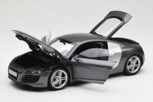 Audi R8 Type 42 4.2 Daytona Grey Kyosho 1:18 5010618425 Métal Moulé — image 2 sur 8
