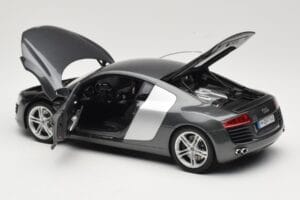 Audi R8 Type 42 4.2 Daytona Grey Kyosho 1:18 5010618425 Métal Moulé — image 5 sur 8