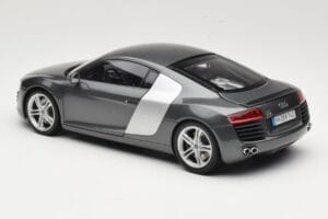 Audi R8 Type 42 4.2 Daytona Grey Kyosho 1:18 5010618425 Métal Moulé — image 7 sur 8