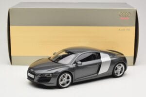 Audi R8 Type 42 4.2 Daytona Grey Kyosho 1:18 5010618425 Métal Moulé — image 8 sur 8