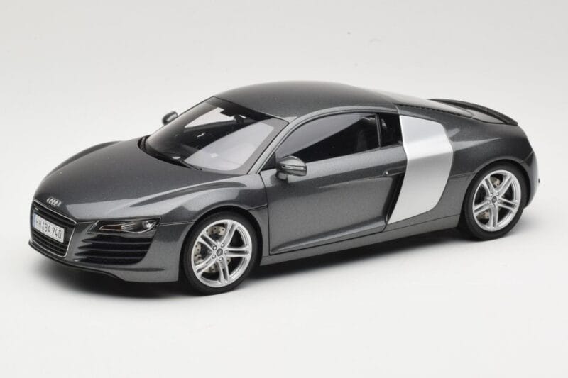Audi R8 Type 42 4.2 Daytona Grey Kyosho 1:18 5010618425 Métal Moulé