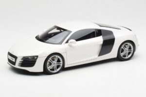 Audi R8 Type 42 Blanc Kyosho 1:18 09213W Métal Moulé