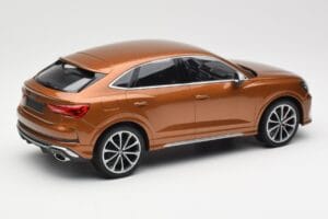 Audi RS Q3 Sportback 8U Brown Metallic Minichamps 1:18 155018104 Métal Moulé — image 2 sur 6