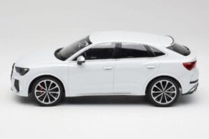 Audi RS Q3 F3 Sportback Glacier White Metallic Minichamps 1:18 155018105 Métal Moulé — image 3 sur 6