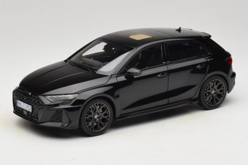 Audi RS3 8Y Sportback Myth Black Norev 1:18 188388 Métal Moulé