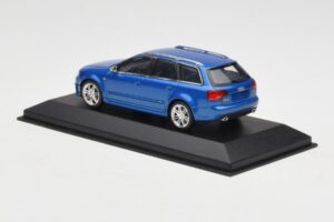 Audi RS4 B7 Avant Blue Metallic Minichamps 1:43 AUDI010 Métal Moulé — image 3 sur 4