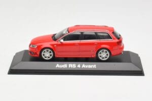 Audi RS4 B7 Avant Rouge Minichamps 1:43 5010509213 Métal Moulé