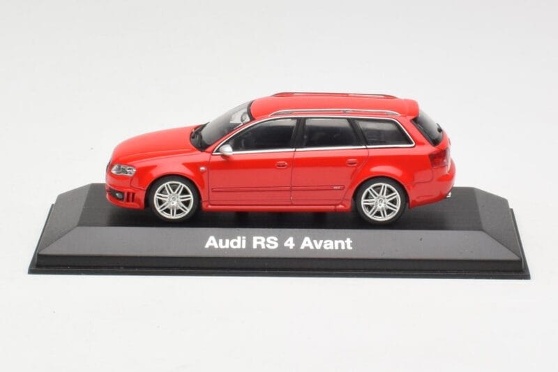 Audi RS4 B7 Avant Rouge Minichamps 1:43 5010509213 Métal Moulé