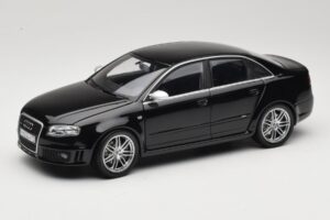 Audi RS4 B7 Sedan Phantom Black Minichamps 1:18 5010509115 Métal Moulé