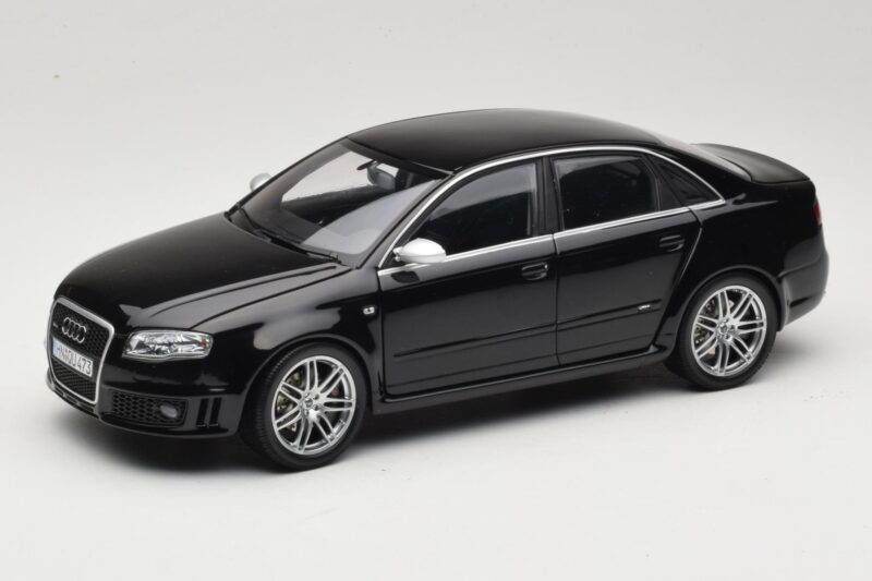 Audi RS4 B7 Sedan Phantom Black Minichamps 1:18 5010509115 Métal Moulé