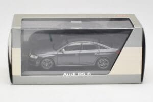 Audi RS6 C6 Daytona Grey Minichamps 1:43 5010810123 Métal Moulé — image 4 sur 4