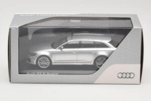 Audi RS6 C7 Avant Prisma Silver Minichamps 1:43 5011216213 Métal Moulé — image 4 sur 4