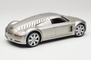 Audi Rosemeyer Argent Maisto 1:18 31625 Métal Moulé — image 3 sur 8