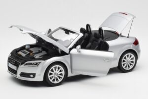 Audi TT 8J Roadster Argent Clair Minichamps 1:18 5010500515 Métal Moulé — image 2 sur 8