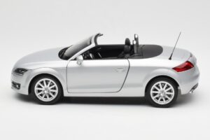 Audi TT 8J Roadster Argent Clair Minichamps 1:18 5010500515 Métal Moulé — image 4 sur 8