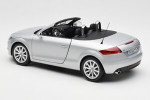 Audi TT 8J Roadster Argent Clair Minichamps 1:18 5010500515 Métal Moulé — image 7 sur 8
