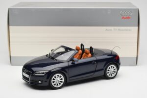 Audi TT 8J Roadster Bleu Mer Profonde Minichamps 1:18 5010500525 Métal Moulé — image 8 sur 8