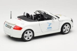 Audi TT 8N Cabriolet Blanc Maisto 1:18 56065 Métal Moulé — image 3 sur 8