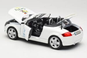Audi TT 8N Cabriolet Blanc Maisto 1:18 56065 Métal Moulé — image 5 sur 8