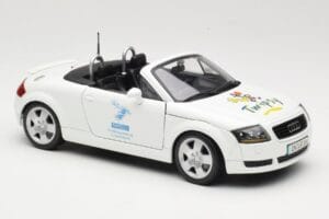 Audi TT 8N Cabriolet Blanc Maisto 1:18 56065 Métal Moulé — image 6 sur 8