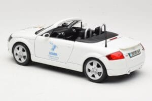 Audi TT 8N Cabriolet Blanc Maisto 1:18 56065 Métal Moulé — image 7 sur 8