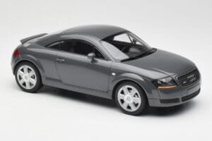 Audi TT 8N Coupé Grey Metallic Minichamps 1:18 155017020 Métal Moulé — image 4 sur 6