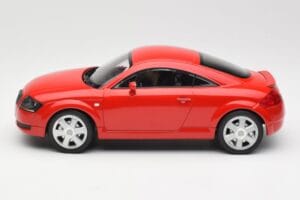 Audi TT 8N Rouge Minichamps 1:18 155017022 Métal Moulé — image 3 sur 6