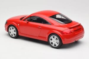 Audi TT 8N Rouge Minichamps 1:18 155017022 Métal Moulé — image 5 sur 6