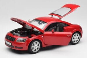 Audi TT 8N Coupe Rouge Revell 1:18 89909092 Métal Moulé — image 2 sur 8