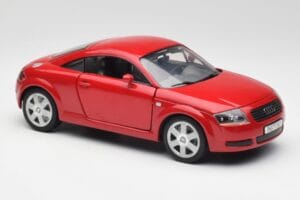 Audi TT 8N Coupe Rouge Revell 1:18 89909092 Métal Moulé — image 6 sur 8