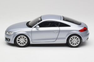 Audi TT 8N RHD Lake Argent Métallique Minichamps 1:18 150015020 Métal Moulé — image 4 sur 8