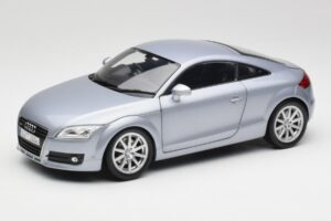 Audi TT 8N RHD Lake Argent Métallique Minichamps 1:18 150015020 Métal Moulé