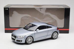 Audi TT 8N RHD Lake Argent Métallique Minichamps 1:18 150015020 Métal Moulé — image 8 sur 8